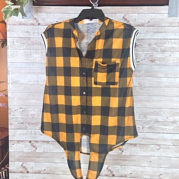 No Boundaries, Women's black and gold sleeveless top. Sz XS/XCH - Picture 2 of 10